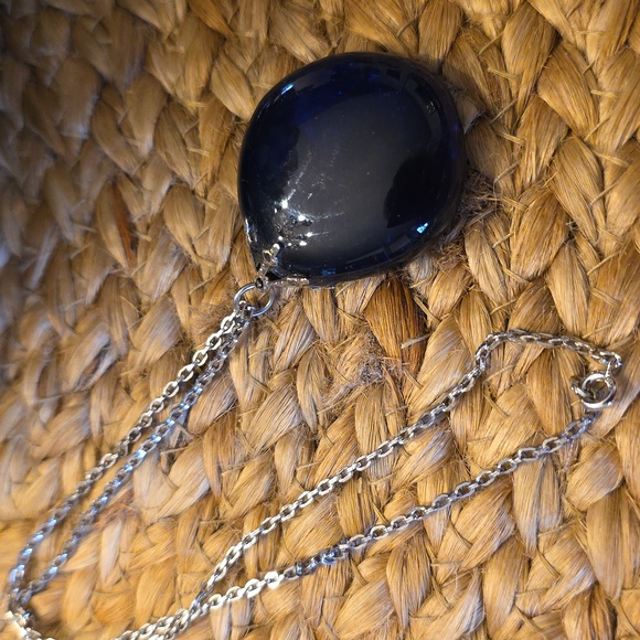 Deep Blue Stone Pendant Necklace - Picture 5 of 8